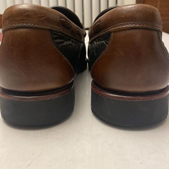 ALLEN EDMONDS Nashua Men’s Soft Thick Pebbled Leather Upper with Leather Lining.